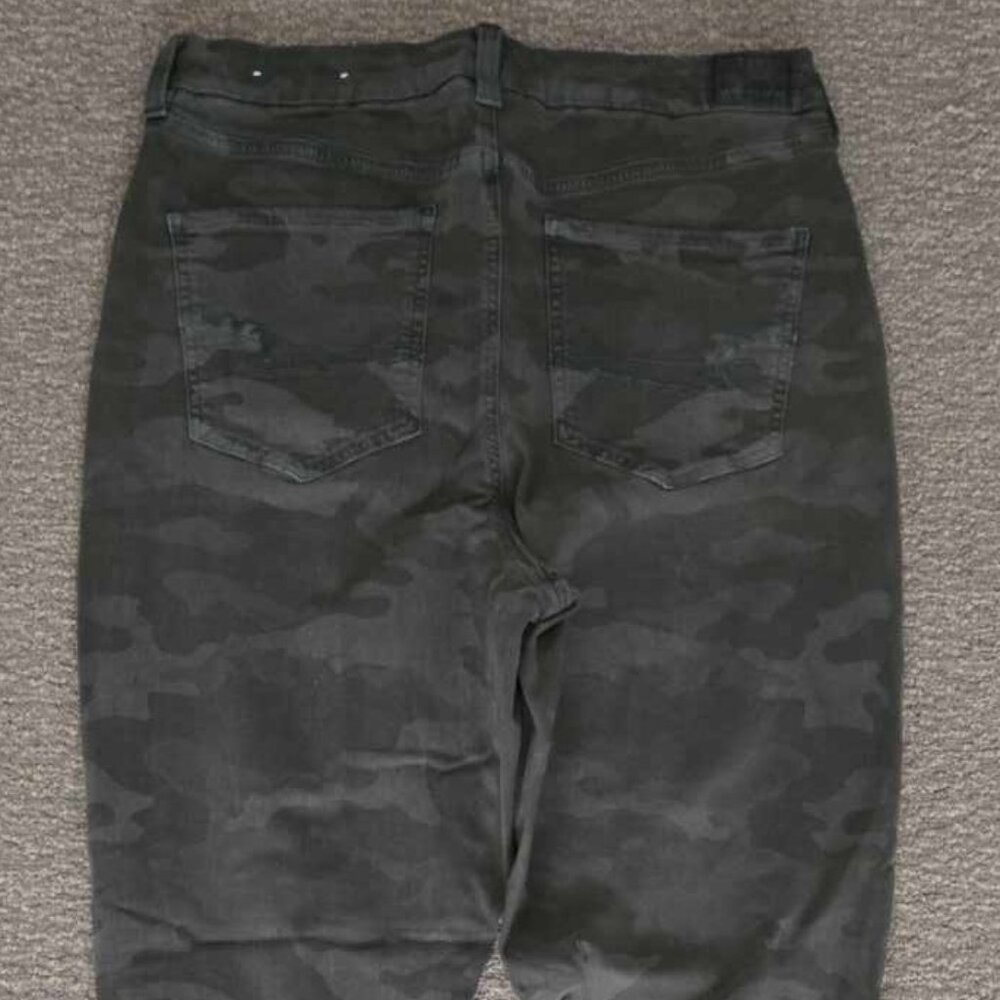 American Eagle AE Curvy Super High Rise Jegging Next Level Stretch Jeans 16 Reg